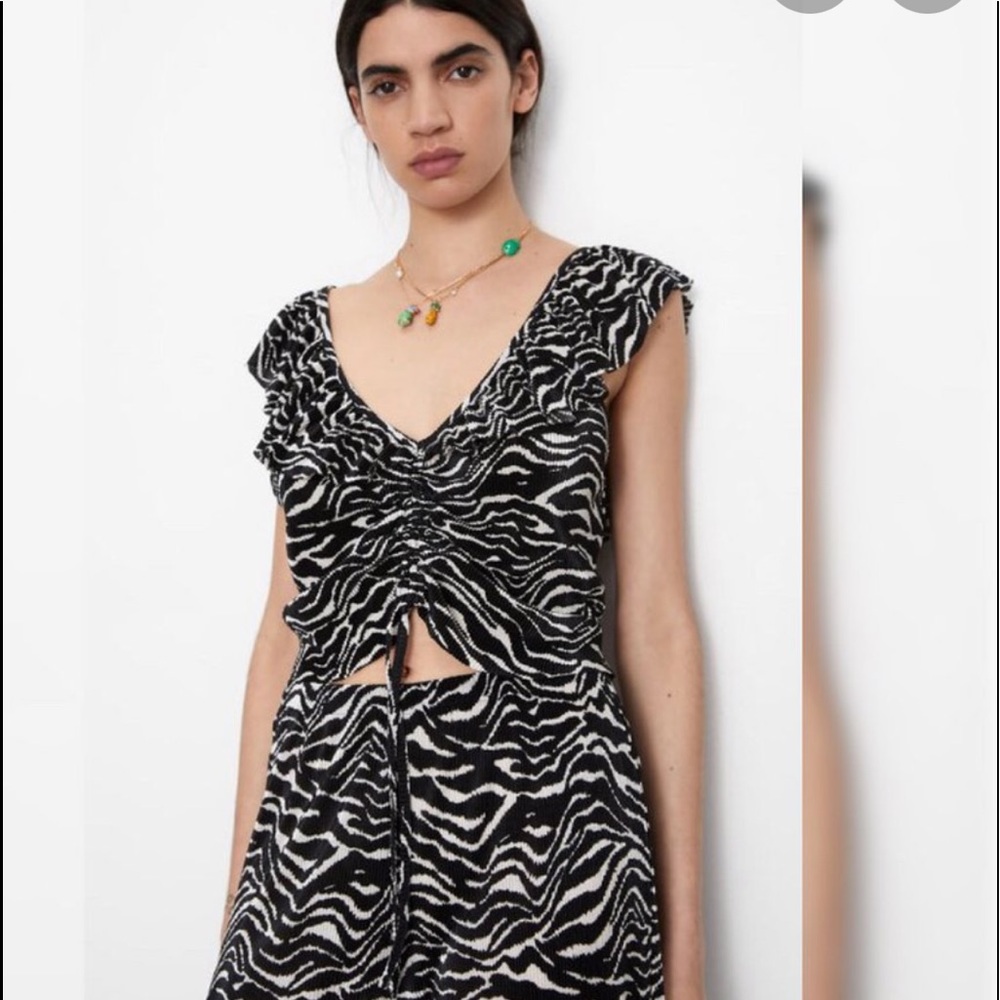ZARA Zebra Plisse Top Black White Ruffles Scrunched Tie Front Cinched Shirt y2k